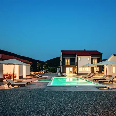 5 Bedroom Nice In 펜션 *
